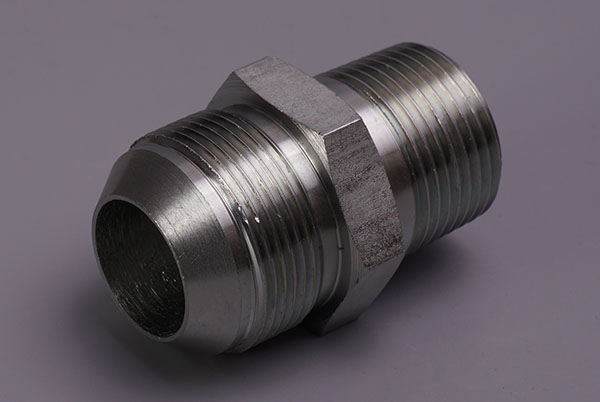 60° Tapered screw thread flared end straight-through